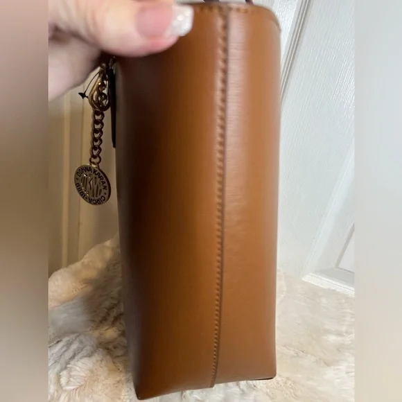 DKNY BRYANT MEDIUM TOTE - Picture 6 of 15